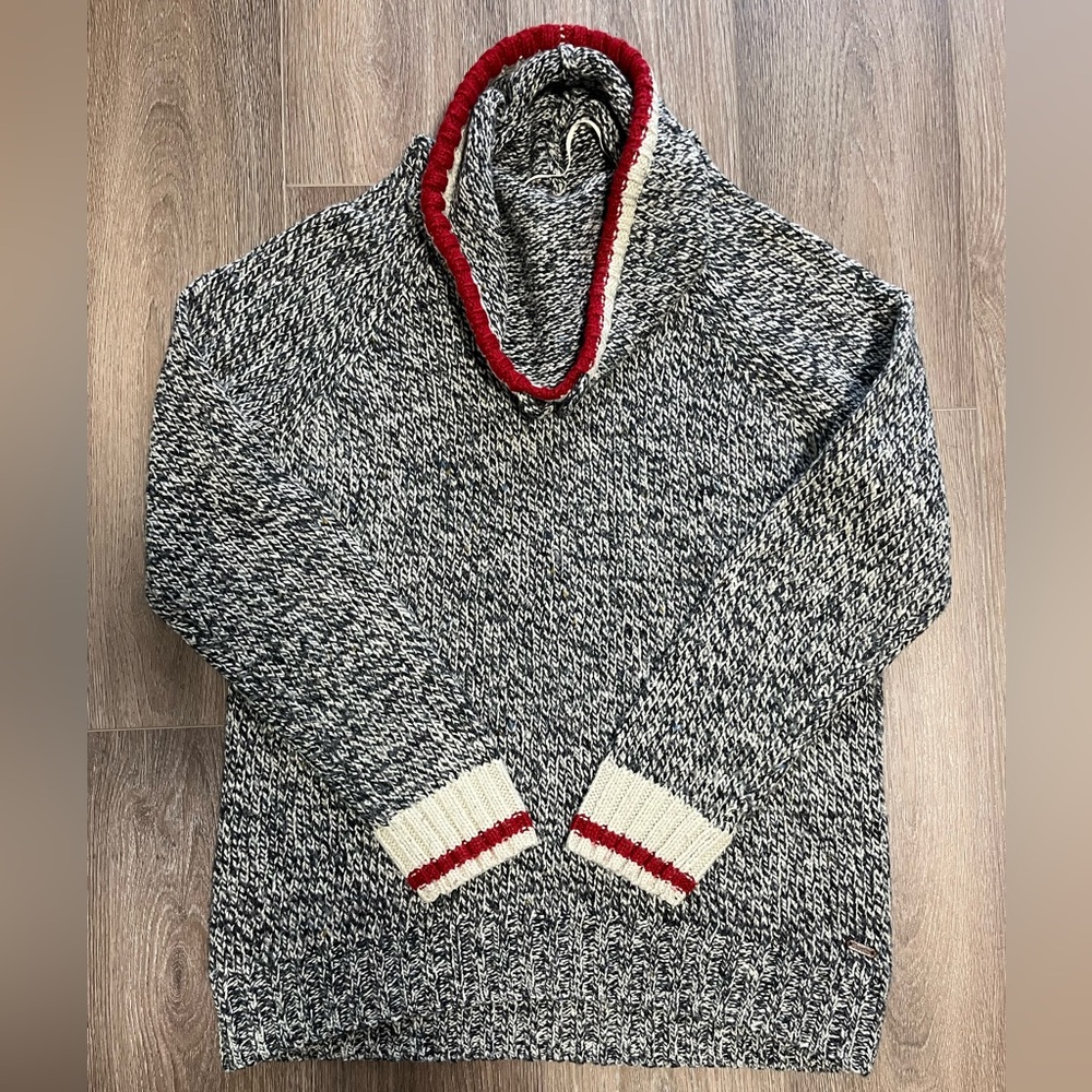Roots Knit Cabin Sweater Cowl Neck Salt & Pepper Size Medium 14% wool